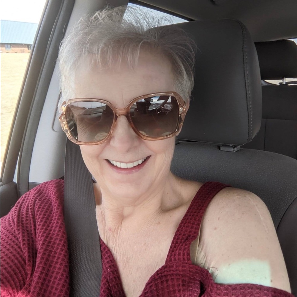 Meet your Posher, Laurie